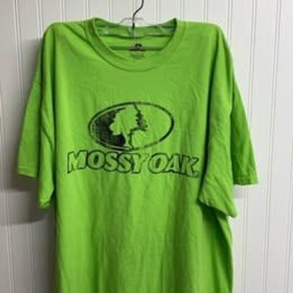 Mossy Oak Mens XL Neon Lime Green Graphic T-Shirt Short Sleeve Logo Tee